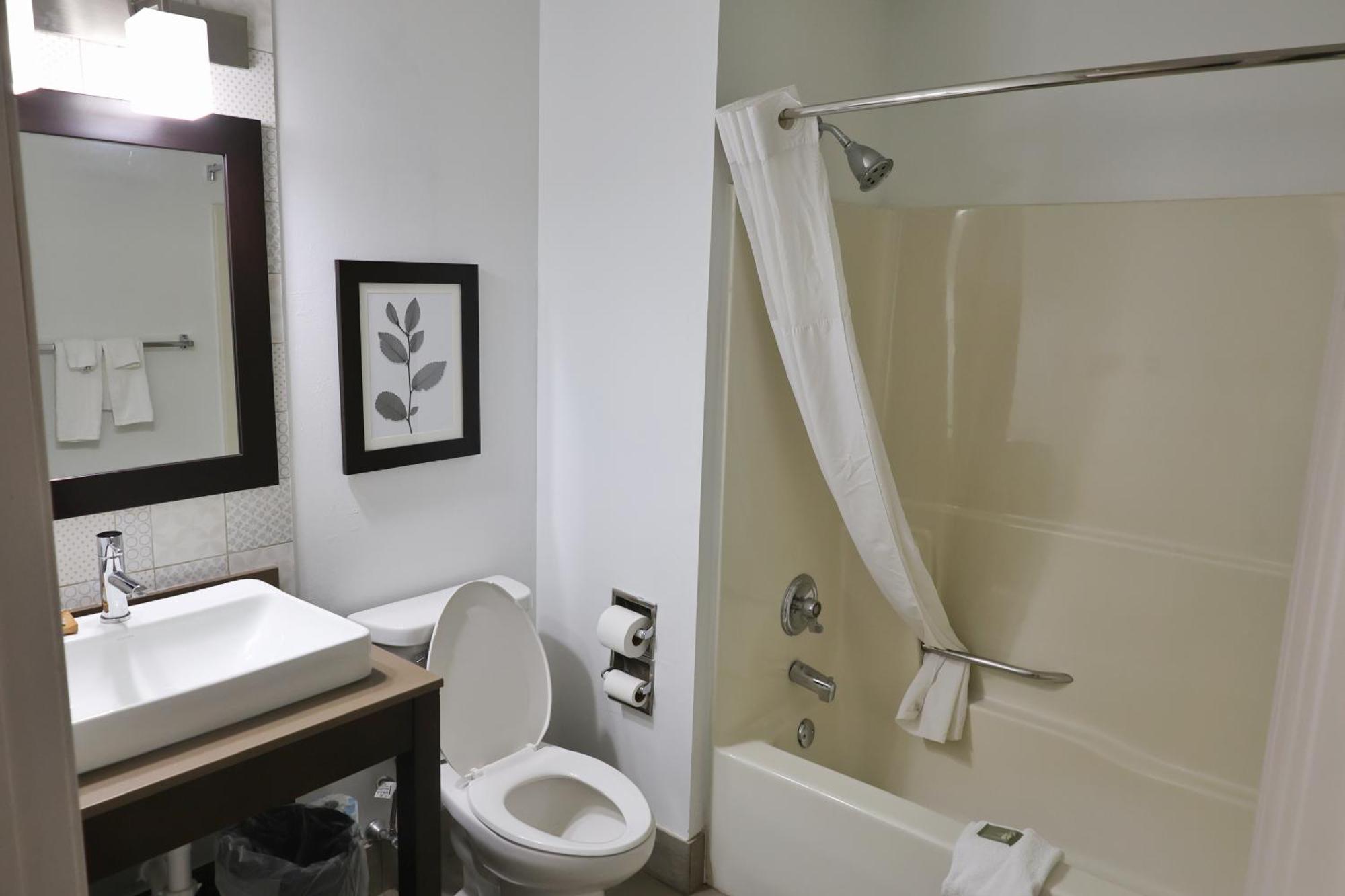 Country Inn & Suites By Radisson, Sparta, Wi Bagian luar foto