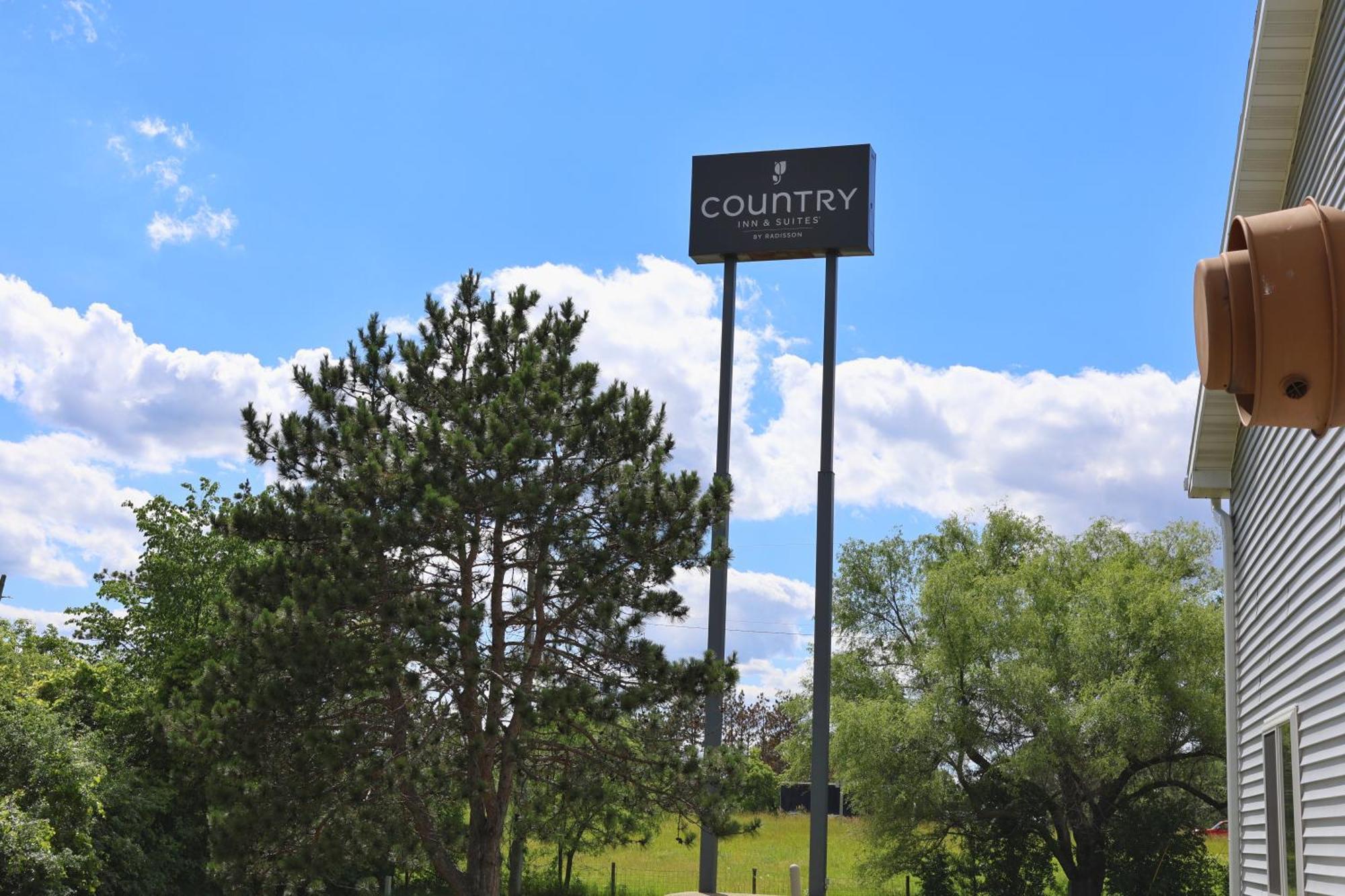 Country Inn & Suites By Radisson, Sparta, Wi Bagian luar foto