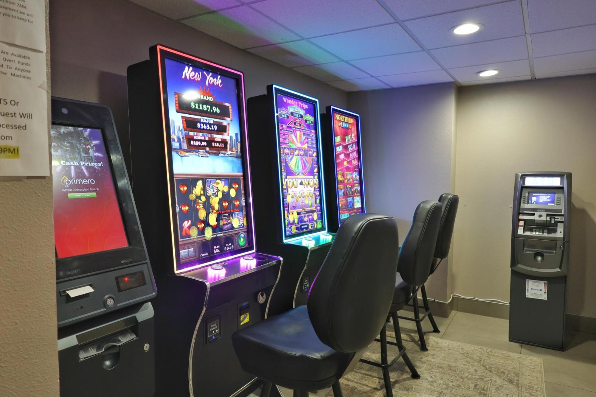 Country Inn & Suites By Radisson, Sparta, Wi Bagian luar foto