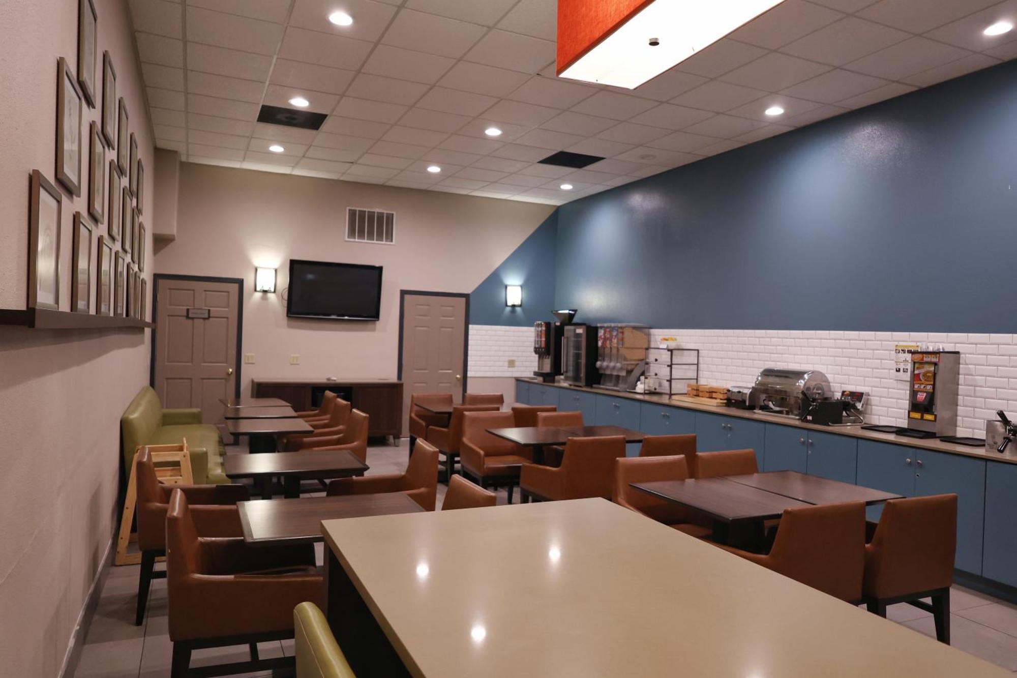 Country Inn & Suites By Radisson, Sparta, Wi Bagian luar foto