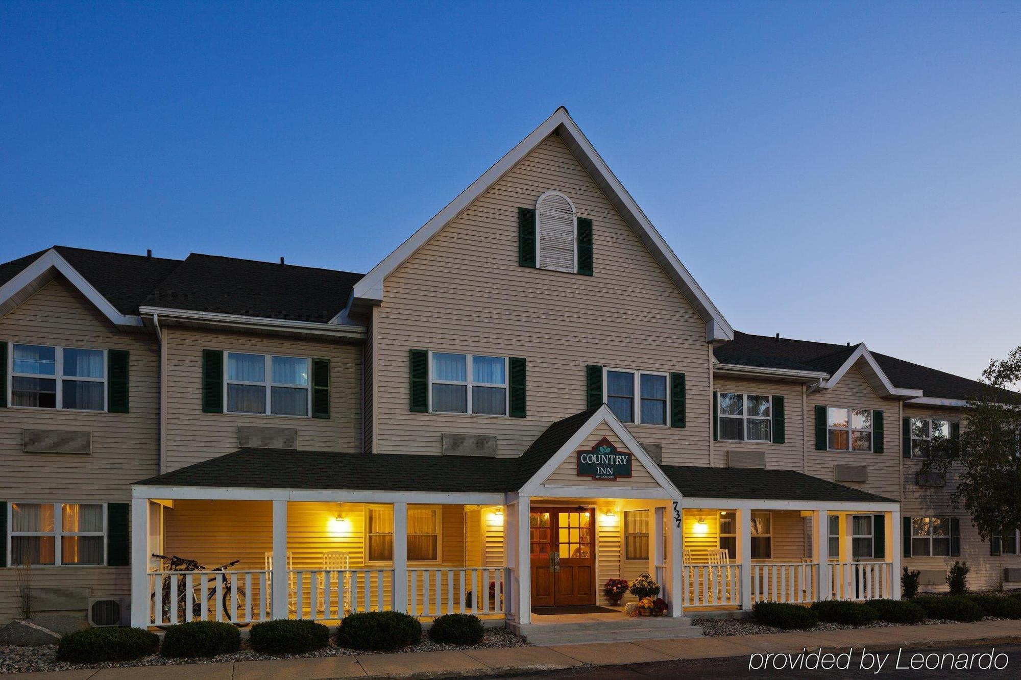 Country Inn & Suites By Radisson, Sparta, Wi Bagian luar foto