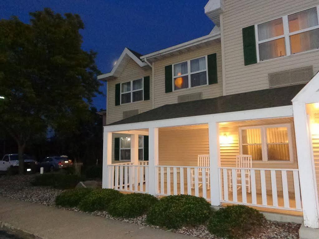 Country Inn & Suites By Radisson, Sparta, Wi Bagian luar foto