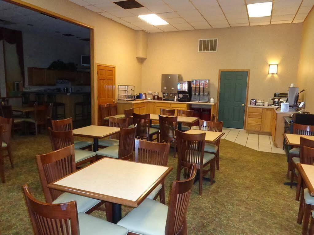Country Inn & Suites By Radisson, Sparta, Wi Bagian luar foto